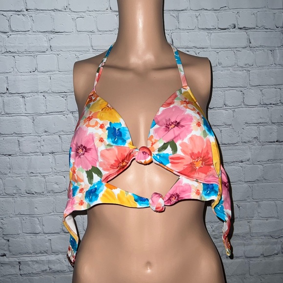 Shade & Shore Other - shade & shore floral swim cover up top size 34C